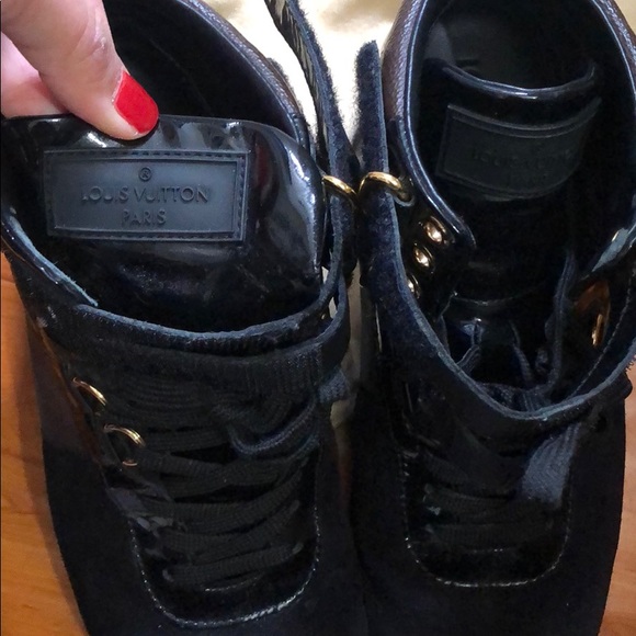 Authentic louis Vuitton shoes - Picture 4 of 6